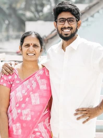 prasanth ravi bionic with her mother